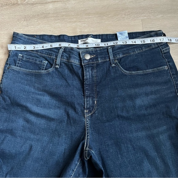 Levi's Totally Shaping Straight Leg Medium Wash Denim Jeans SZ 16 - Picture 8 of 8